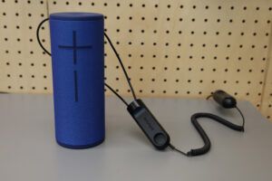带Cable Lock Anchor 的扬声器