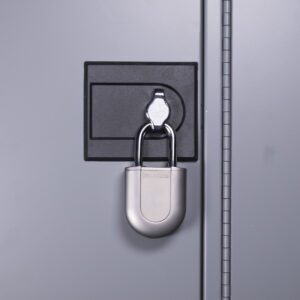 Padlock 储物柜上