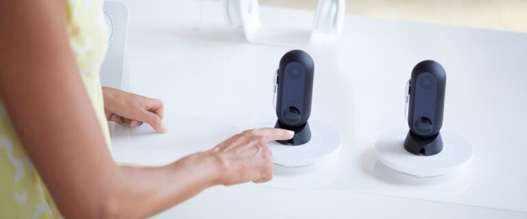传感器系列第 8 篇：利用报警零售显示底座确保物联网设备安全