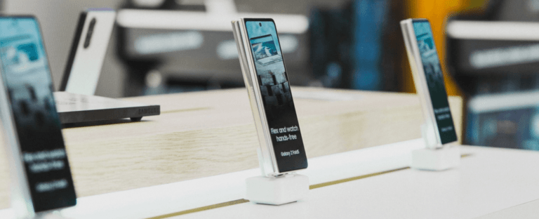 Samsung 无线零售展示架安全无忧