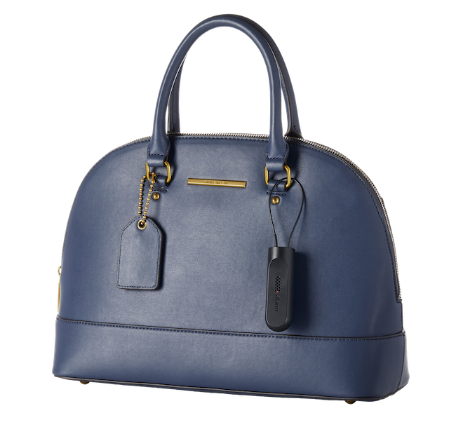 皮包上的缆绳锁可确保销售商品的安全