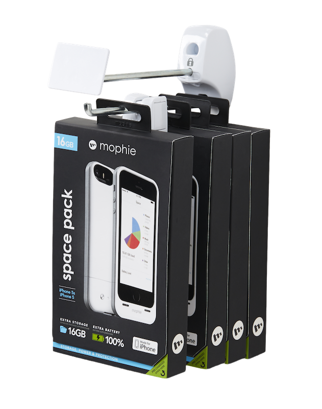 电话配件盒悬挂在InVue 安全挂钩上。