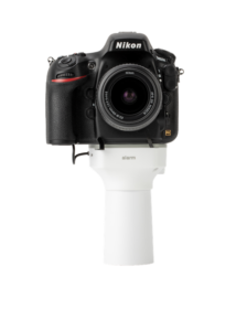 白色安全显示屏上的摄像头