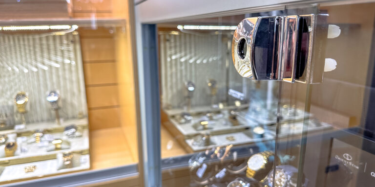 珠宝店如何在加强安保的同时简化日常运营